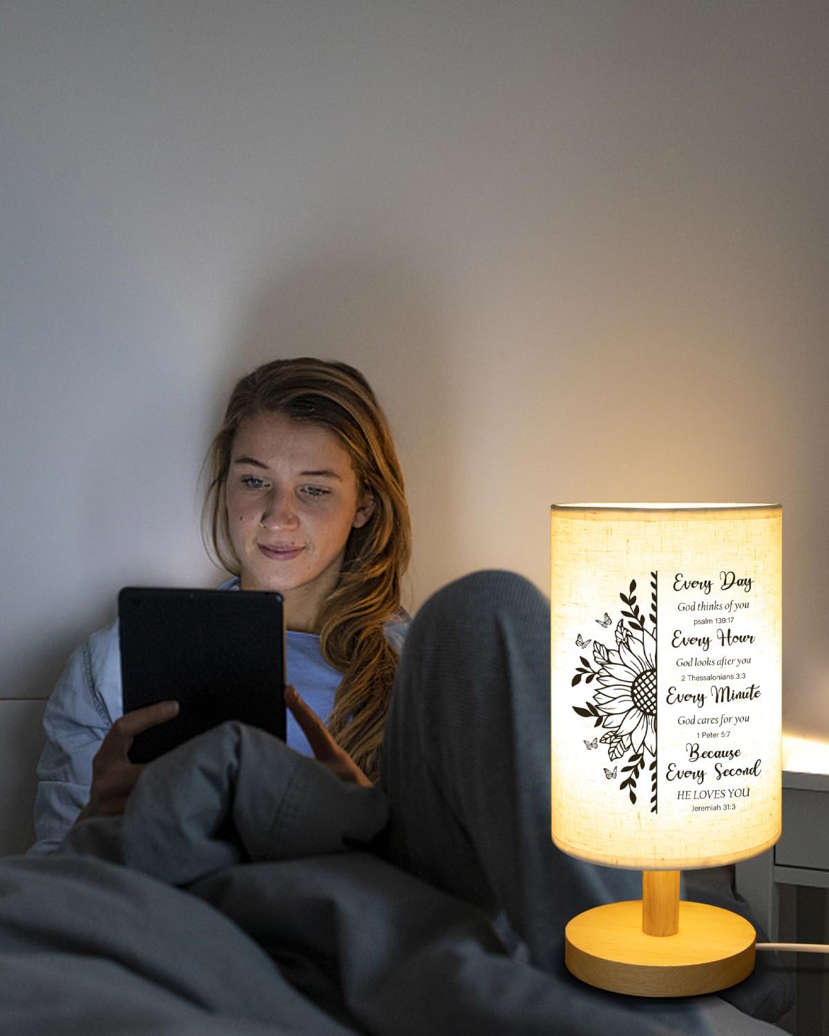 Dear Mom" Bible Verse Table Lamp – Christian Bedside Light with Inspirational Message, Faith Gift for Her